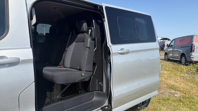 Ford Transit Custom 320 L2 Diesel Fwd 2.0 EcoBlue 136ps H1 Double Cab Van Limited Auto - Image 5